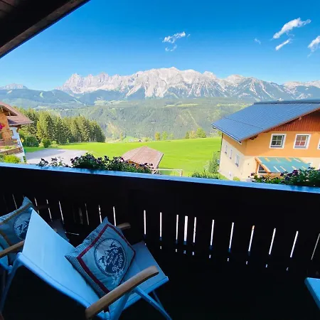 Haus Bergsicht Homestay *