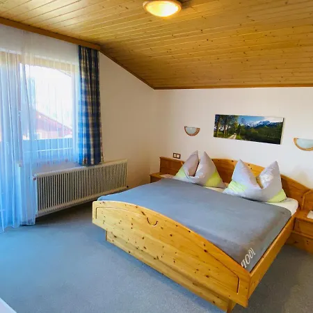 Haus Bergsicht Homestay *